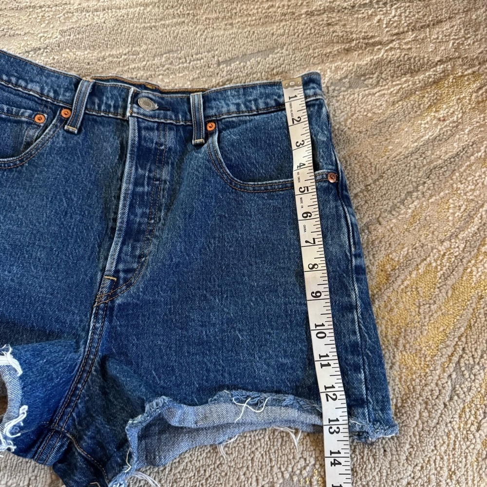 Levi’s premium denim shorts ribacage jean shorts high rise button fly Size 30 - Picture 10 of 13